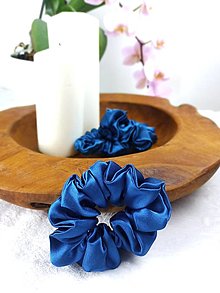 Ozdoby do vlasov - Scrunchie - gumička veľká (Modrá) - 15601749_