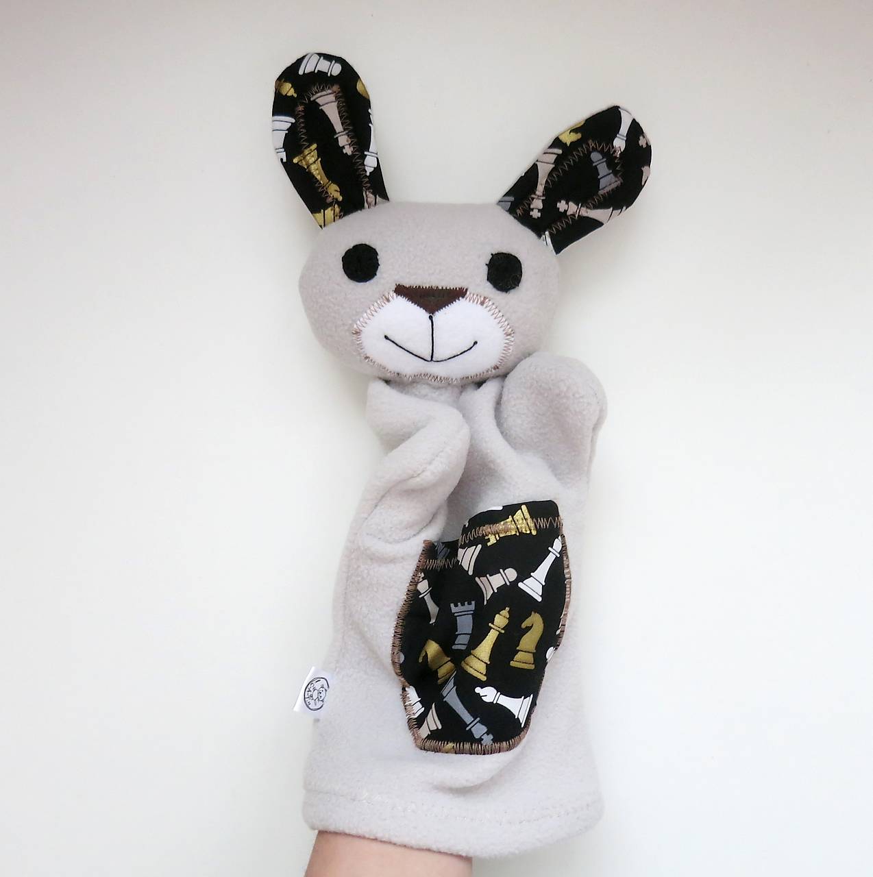 Maňuška na ruku, šachová limitka (Zajko v sivom kožúšku)