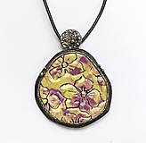 Náhrdelníky - Cínový šperk s keramikou - Kvetinová záhrada - 15603521_