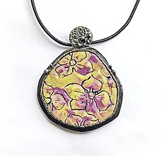 Náhrdelníky - Cínový šperk s keramikou - Kvetinová záhrada - 15603517_