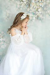 Detské doplnky - Biela detská kvetinová čelenka na 1. sväté prijímanie - 15604368_