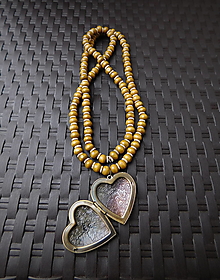 Náhrdelníky - predĺžený drevený náhrdelník s otváracím srdcom / -50% - 15609475_