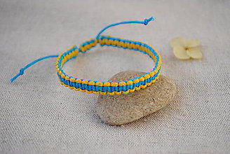 Náramky - Dvojfarebný pletený náramok z voskovanej šnúrky (Modro-žltý) - 15610236_