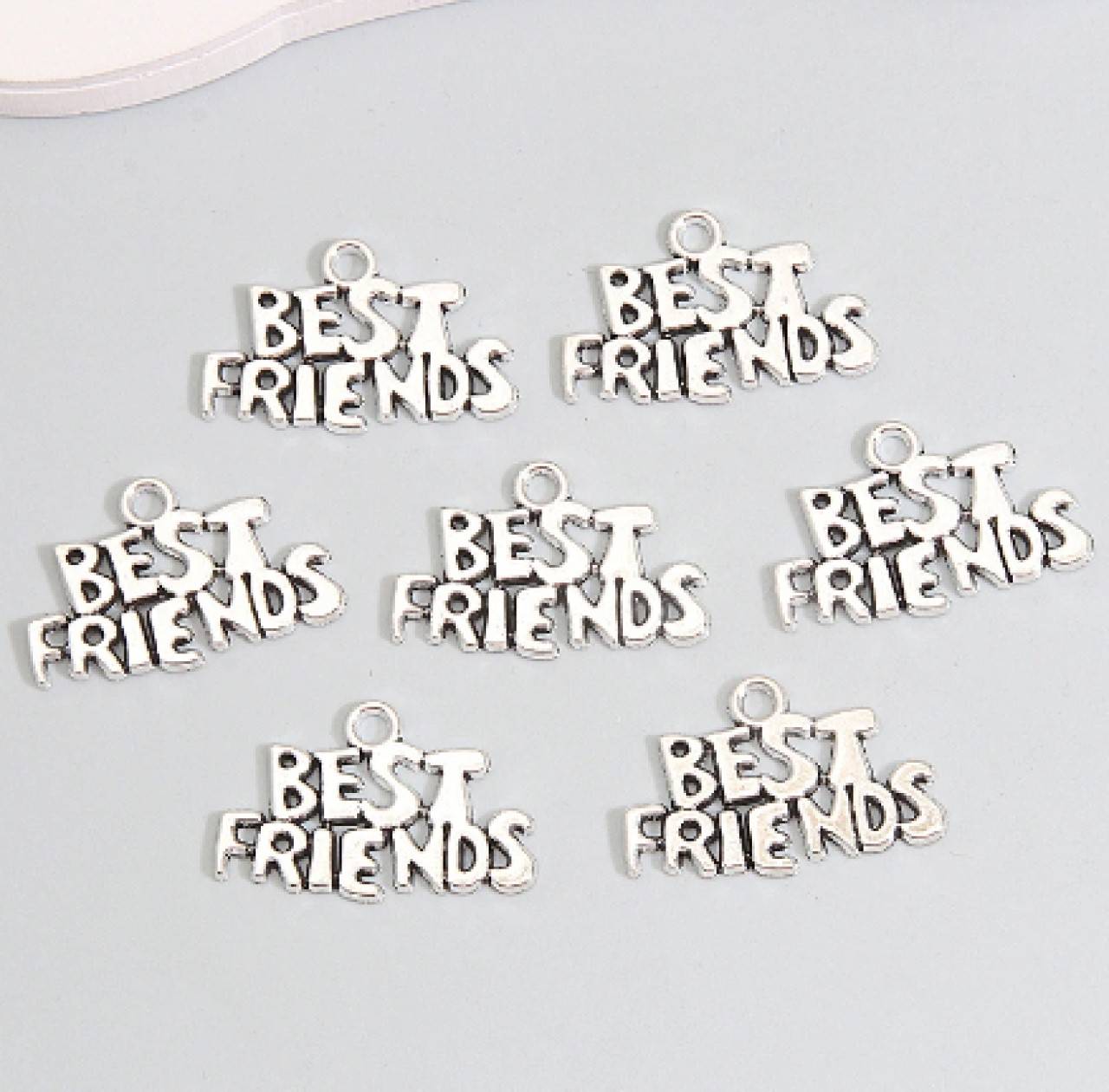 PR102 Prívesok srdiečko Best friends 1,5 x 2,1 cm
