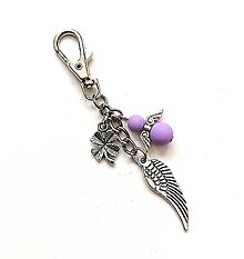 Kľúčenky - Kľúčenka "krídlo" s anjelikom (fialová) - 15619894_