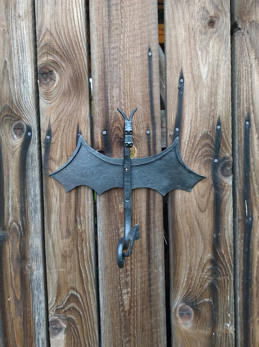 Dekorácie - Drak nástenný držiak na lampáš - 15618542_