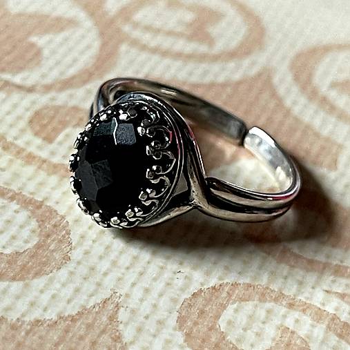 Spinel Antique Silver Ring  / Vintage prsteň so spinelom brúseným E054