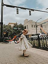 Detské oblečenie - Detské ľanové šaty Stehlík s dvojitým riasením - 15631547_