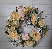 Dekorácie - Venček ruža, hortenzia, pivonka - 15633652_