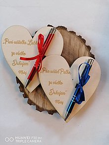 Tabuľky - Drevené srdce s gravírovanym perom pre učiteľov - 15632352_