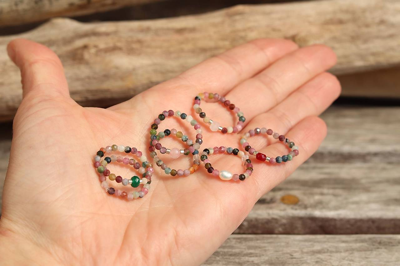 Prsteň z minerálov turmalín