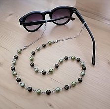 Náhrdelníky - Náhrdelník a retiazka na okuliare v jednom - zelené perly - chirurgická oceľ  - 15636796_