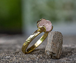 Prstene - RAW snubáčik  (So surovým ruženínom) - 15641682_