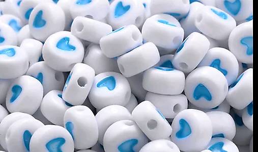 Korálky - Romantické farebné srdiečka - ovalne 7mm (Modrá) - 15646210_