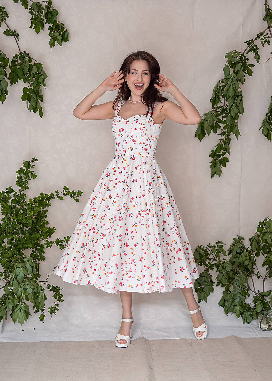 Biele bavlnené korzetové šaty s kruhovou sukňou a drobnými kvietkami (Trinia)