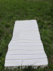 Úžitkový textil - Bielo-béžovo-zelenkavý pruhovaný koberec - 15655703_