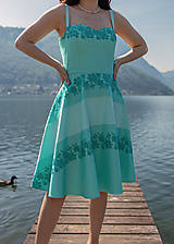 Šaty - Mentolové korzetové  šaty s kvetinovou krajkou (Trinia) - 15656078_