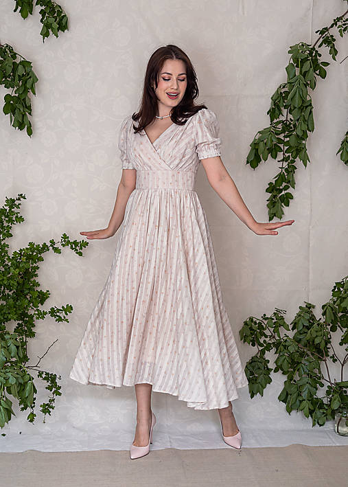 Béžové bavlnené šaty s kvietkami s riasenou kruhovou sukňou ( Fulgensia)