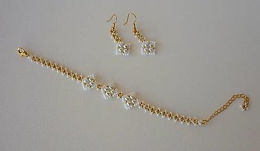 Sady šperkov - Náramok s náušnicami z Toho korálikov a perličiek (Zlatá) - 15660106_