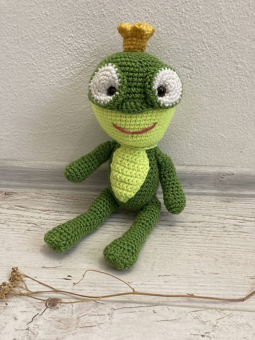 Hračky - žaba-žabiak Princ /háčkovaná hračka/ - 15660068_