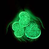 Dekorácie - Sklenené srdce s fluorescenčným pigmentom - zelené - 15662954_