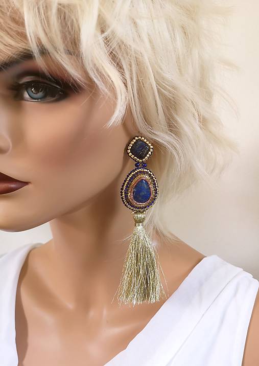 Náušnice -  Napichovacie náušnice s lapis lazuli, metalický strapec, chirurgická oceľ - 15664266_