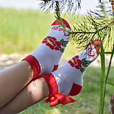 Ponožky, pančuchy, obuv - DETSKÉ folkové ponožky s červenou mašľou - 15672232_