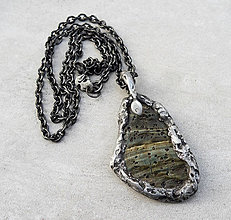 Náhrdelníky - Cínovaný náhrdelník s paua mušľou - 15671667_