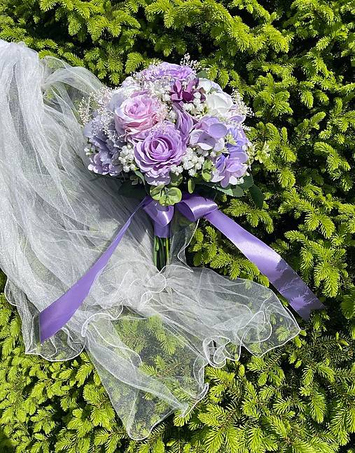 svadobná kytica lila