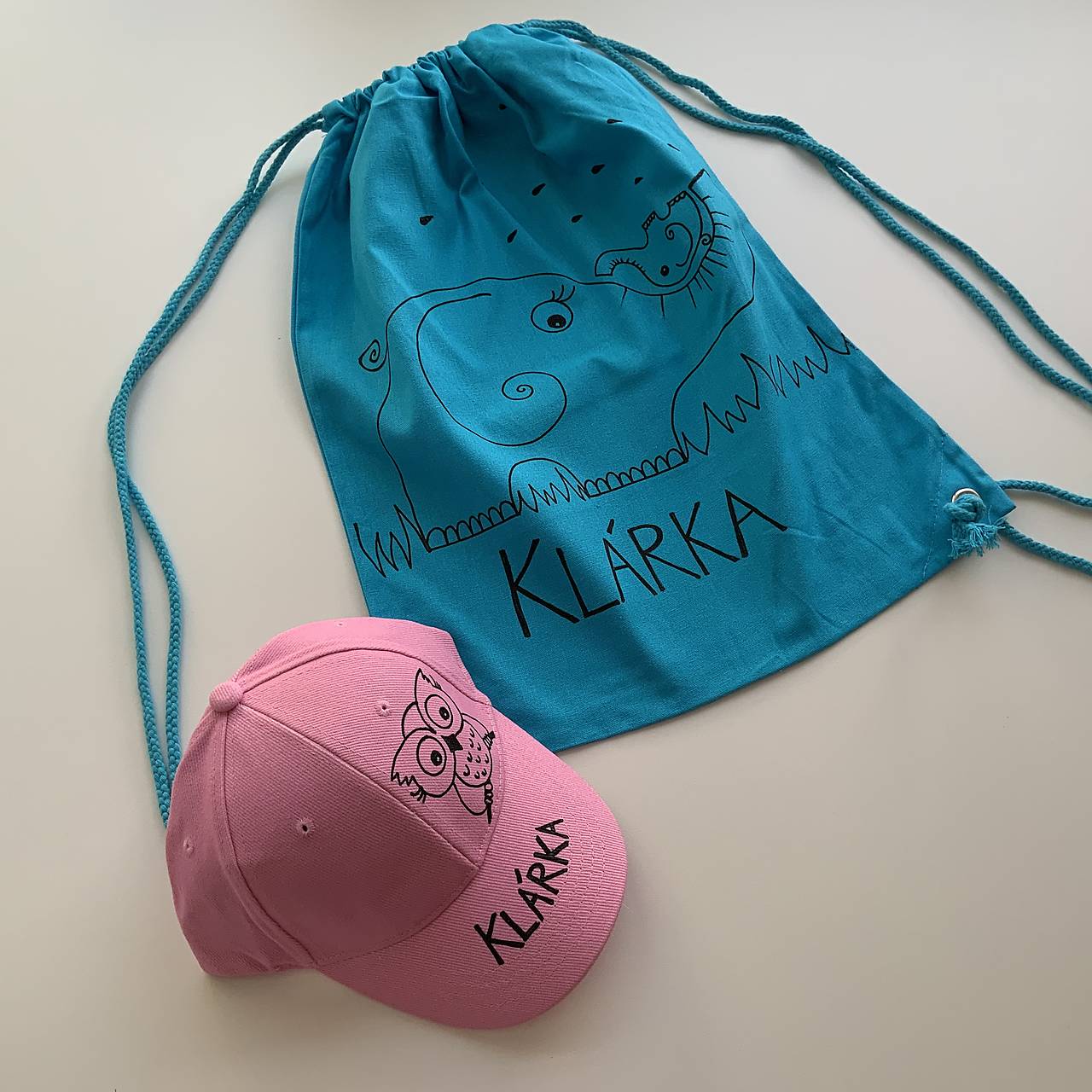 Maľovaný batoh/VRECÚŠKO PRE ŠKÔLKARA/ŠKOLÁKA (so slovníkom (cena je bez ŠILTOVKY))