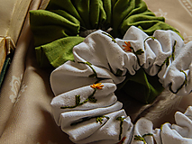 Ozdoby do vlasov - Vyšívané "scrunchie" Kvetinky žltá - sada - 15682769_