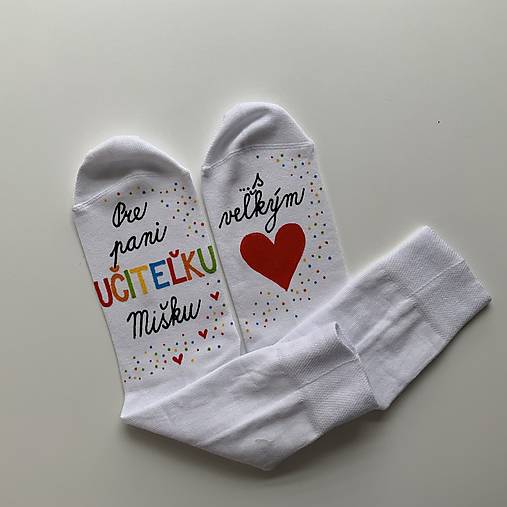 Maľované ponožky pre PANI UČITEĽKU (s veľkým srdcom biele s menom)