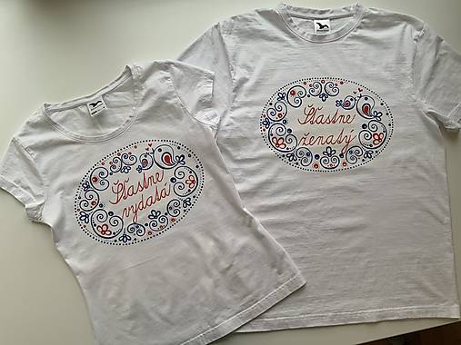 Maľované tričká pre mladomanželov s ľudovým motívom a nápismi : (“šťastne vydatá" a "šťastne ženatý")