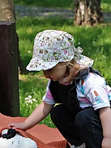 Detské čiapky - Letný detský šilt ružová záhrada ivory - 15690114_
