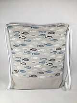 Batohy - Textilný šnúrkový batoh s rybami do školy (s modrým prúžkom) - 15692587_