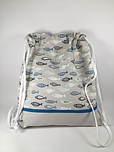 Batohy - Textilný šnúrkový batoh s rybami do školy (s modrým prúžkom) - 15692589_