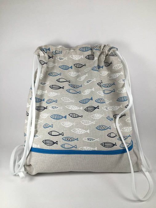 Textilný šnúrkový batoh s rybami do školy (s modrým prúžkom)