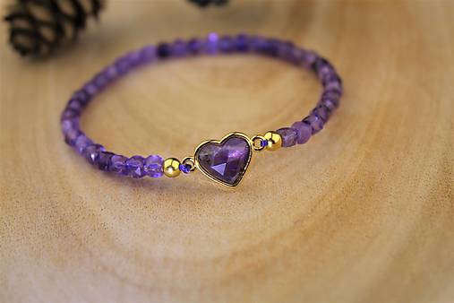 Náramky - náramok ametyst so srdiečkom - luxusný náramok pre náročného zákazníka - 15694576_