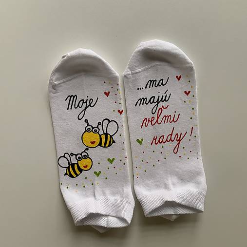 Maľované ponožky pre PANI UČITEĽKU včielok (Vhodné aj pre včelárku :) biele členkové)