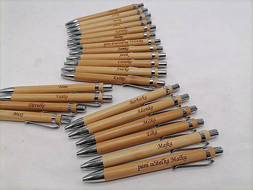  - Bambusové pero s vlastným menom alebo textom - 15698430_