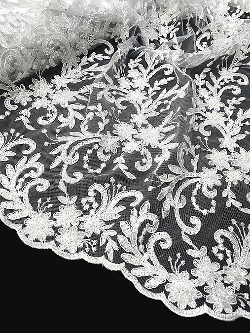 Textil - Svadobná biela krajka zdobená korálkami  - 15699633_