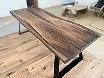 Nábytok - Jedálenský stôl z orechového dreva - 15700400_