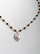 Náhrdelníky - Penelope - náhrdelník v štýle ruženca s perlou a spinelom - 15699419_