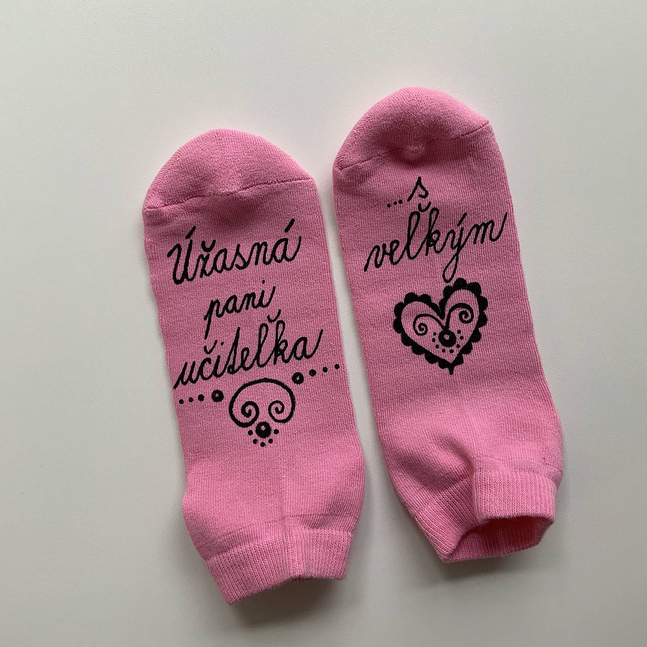 Maľované ponožky pre pani učiteľku (ružové 1)