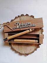 Tabuľky - Sada SVETLA s gravírovanym perom a pentelkou pre vychovávateľku _ nápis - 15710979_