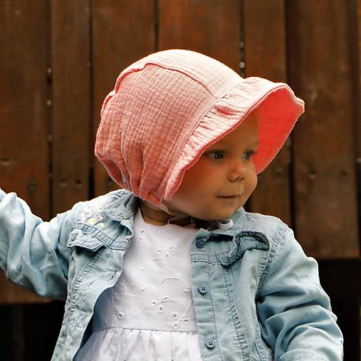 Letný detský mušelínový čepček Tamara s riaseným šiltom