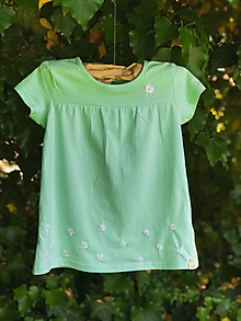 Detské oblečenie - Ručne vyšívané detské tričko - sedmokrásky - 15712446_