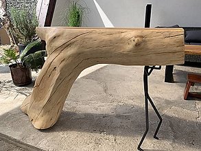 Nábytok - Dubový stôl pod zrkadlo z dubovej masívnej guľatiny a kovanej postavy. - 15712298_