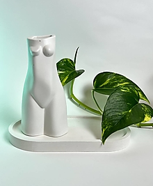 Dekorácie - Abstraktná váza v tvare ženy | Váza v tvare ženského tela | Ručne vyrobený darček | Sadrová váza na suché kvety - 15712704_