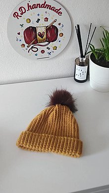 Čiapky, čelenky, klobúky - Háčkovaná čiapka (Žltá) - 15713296_